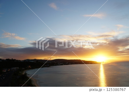 グアムの夕景　タモン湾 125380767