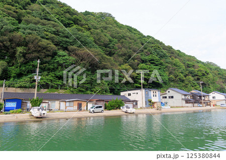 豊岡市津居山周辺の街並みと船(瀬戸運河) 豊岡市津居山周辺の街並みと船(瀬戸運河) 125380844