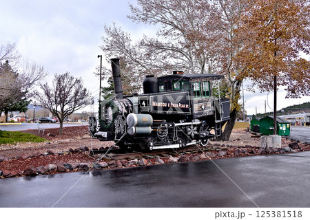ウィリアムズ駅に展示の登山鉄道パイクスピークの蒸気機関車 ウィリアムズ駅に展示の登山鉄道パイクスピークの蒸気機関車 125381518