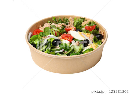 PNG Tuna salad in a kraft plate isolated on white background. PNG Tuna salad in a kraft plate isolated on white background. 125381802