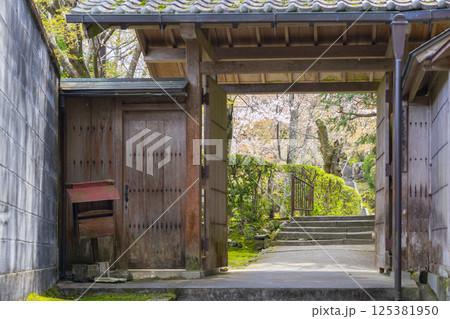 京都 法輪寺裏参道 裏門 京都 法輪寺裏参道 裏門 125381950
