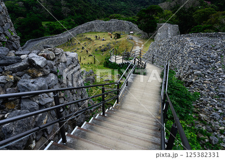 今帰仁城跡の石垣 世界遺産 今帰仁城跡の石垣 世界遺産 125382331