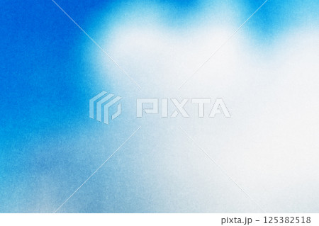 ざらざらの紙とぼやけた夏の青空と白い雲の画像 ざらざらの紙とぼやけた夏の青空と白い雲の画像 125382518