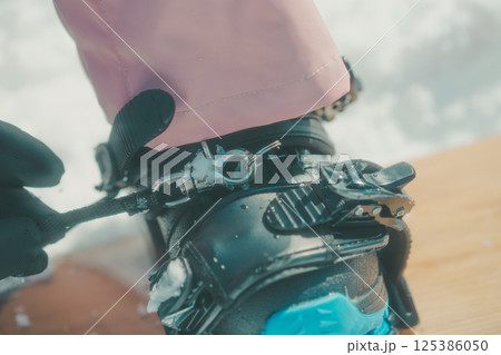 snowboarding snowboarding 125386050