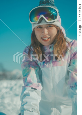 snowboarding snowboarding 125386104