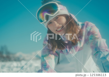 snowboarding snowboarding 125386113