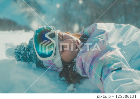 snowboarding 125386131