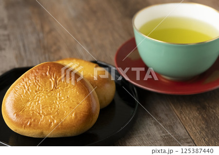 栗まんじゅうとお茶 125387440