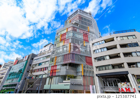 東京 渋谷区の都市風景 キュープラザ原宿 東京 渋谷区の都市風景 キュープラザ原宿 125387741