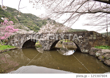 長崎県波佐見町稗ノ尾の眼鏡橋 長崎県波佐見町稗ノ尾の眼鏡橋 125387804