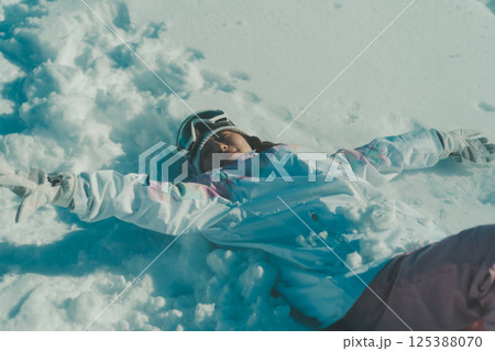 snowboarding snowboarding 125388070
