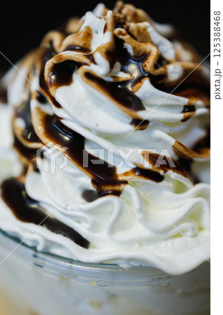 おいしいチョコレートアイスクリーム おいしいチョコレートアイスクリーム 125388468