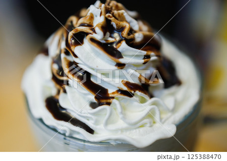 おいしいチョコレートアイスクリーム 125388470