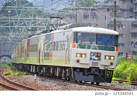 東海道本線　真鶴　JR東日本　185系　A1編成（大宮）　踊り子 125388591