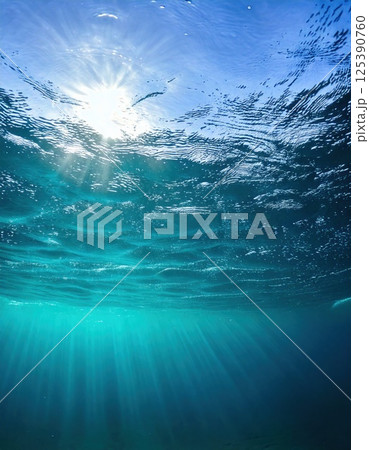海中の光（ai生成画像） 125390760