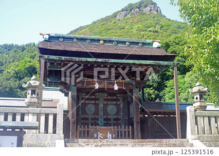 冠ヶ嶽と高松屋島神社神門-3 125391516