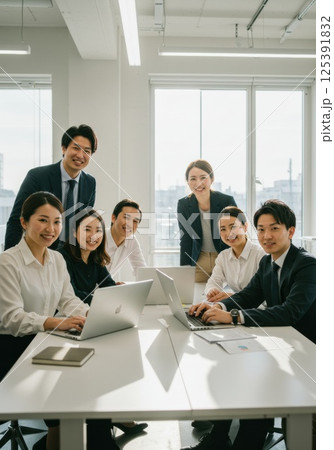 多様なビジネスチームの笑顔と協働(ai生成画像) 多様なビジネスチームの笑顔と協働(ai生成画像) 125391832