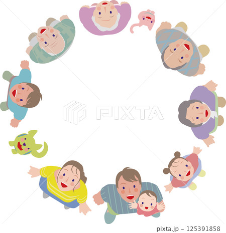 笑顔の親子、家族、三世代、四世代。輪になり、上を向くファミリー。 125391858