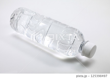 天然水(ペットボトル) 天然水(ペットボトル) 125398497