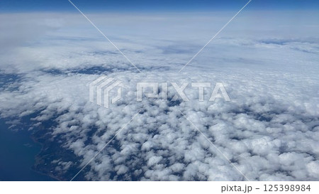 フライトからの雲海 フライトからの雲海 125398984