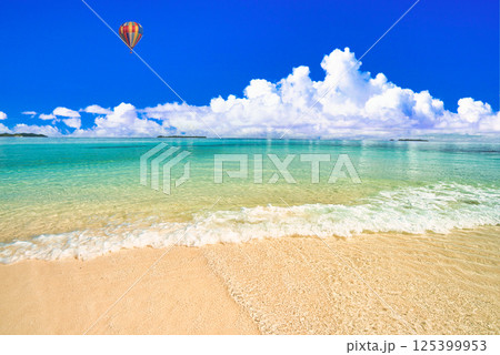 パラオの美しいサンゴ礁の海 125399953