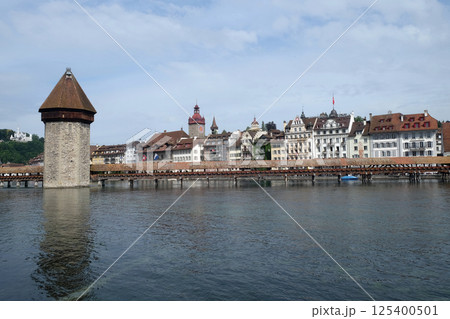 Historic city center of Lucerne with famous Chapel Bridge, the city's symbol and one of the Switzerland's main tourist attractions 125400501