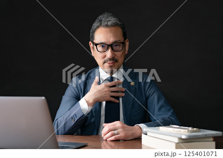 弁護士　相談 125401071