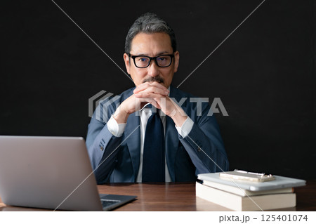 弁護士　相談 125401074