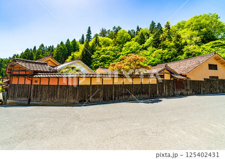 【重要伝統的建造物群保存地区】吹屋　初夏の下谷地区の風景10　岡山県高梁市成羽町 125402431