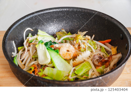 野菜炒め 125403404