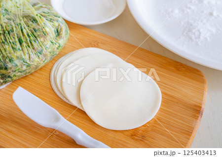 ニラ餃子包み 125403413