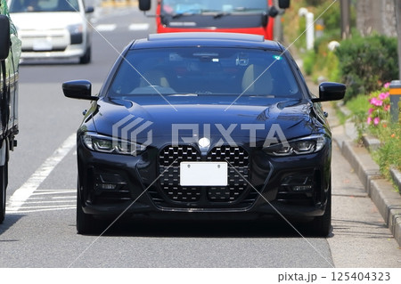 黒いスポーツカー　イメージ 125404323