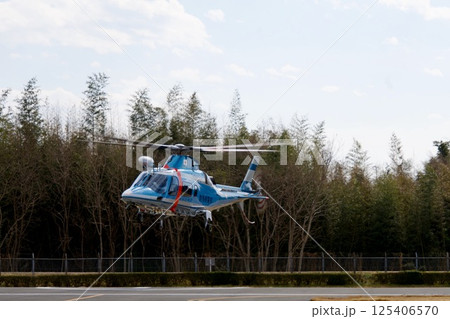 ヘリコプター 125406570