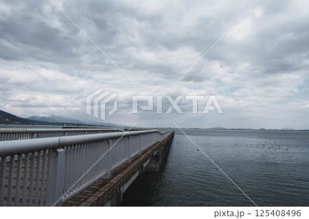 [なぎさ公園]琵琶湖の湖畔にある美しい風景 125408496