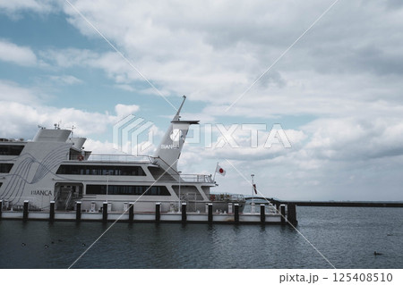 [なぎさ公園]琵琶湖の湖畔にある美しい風景 125408510