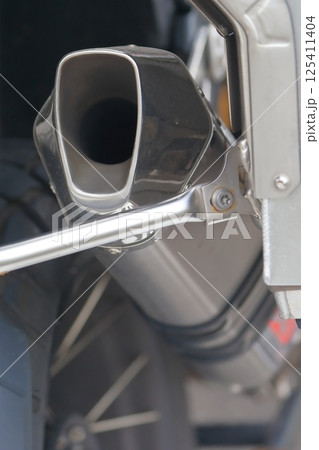 オートバイのマフラー（ステンレス製） 125411404