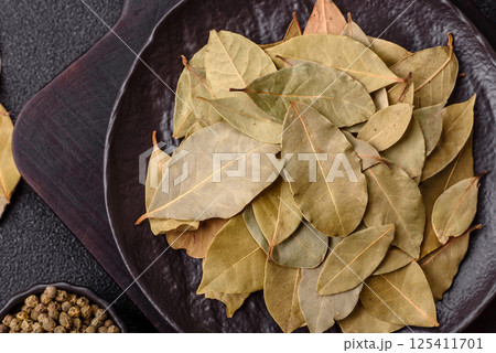Dried bay leaves, spice, seasoning for cooking at home 125411701