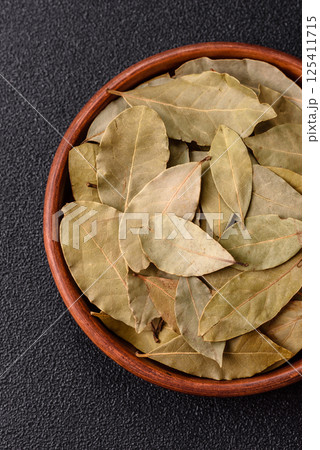 Dried bay leaves, spice, seasoning for cooking at home 125411715