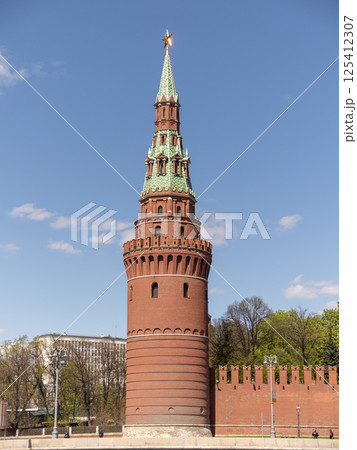 MOSCOW - SEPTEMBER 27 - Kremlin in Moscow Russia architecture background 125412307