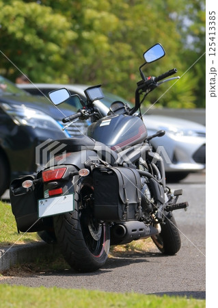 クルーザータイプのオートバイ 125413385