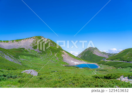 【山岳素材】夏の乗鞍岳の不消ヶ池【長野県】 【山岳素材】夏の乗鞍岳の不消ヶ池【長野県】 125413632
