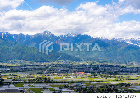【雲海素材】長峰山から見る初夏の安曇野市の雲海【長野県】 125413837