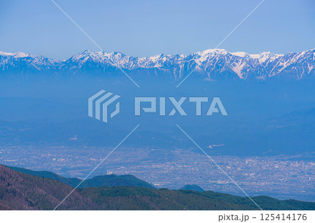 【山岳素材】初夏の志賀高原から眺める善光寺平方面【長野県】 125414176