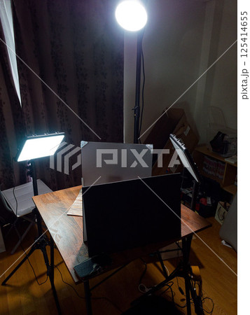 物撮り撮影の現場 125414655