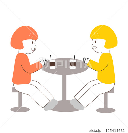 カフェで談笑するかわいい二人の女性 125415681