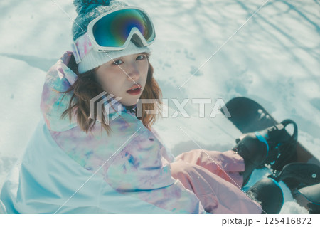 snowboarding 125416872