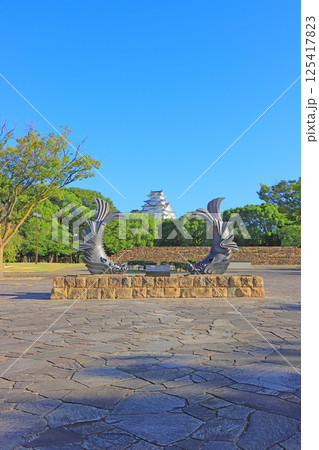 兵庫県姫路市、城見台公園から見た国宝姫路城と鯱の風景 兵庫県姫路市、城見台公園から見た国宝姫路城と鯱の風景 125417823