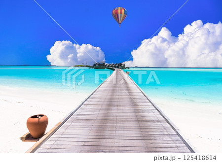 インド洋の美しいサンゴ礁の海 インド洋の美しいサンゴ礁の海 125418614