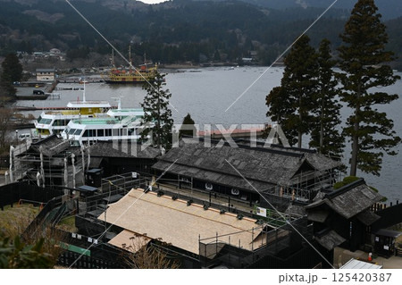 箱根関所の景色 125420387