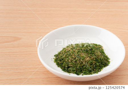 小皿に入ったおでん粉 125420574